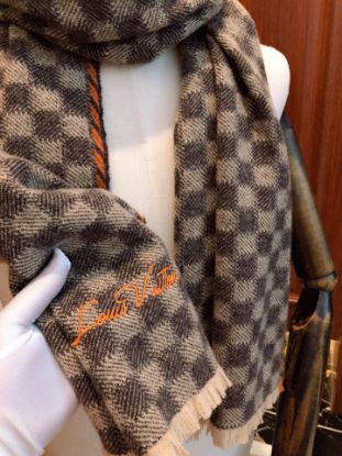 Picture of LV scarf