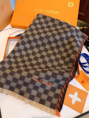 Picture of LV scarf