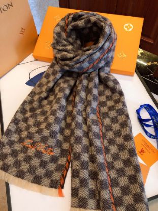 Picture of LV scarf
