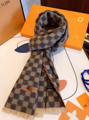 Picture of LV scarf
