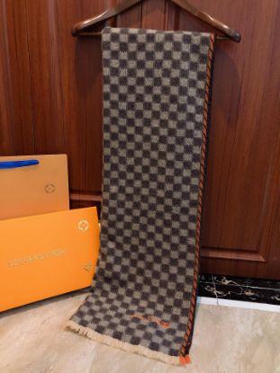 Picture of LV scarf