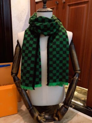 Picture of LV scarf
