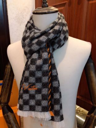 Picture of LV scarf