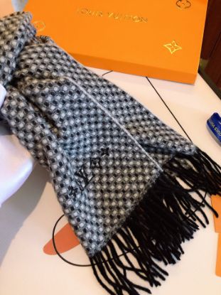 Picture of LV scarf