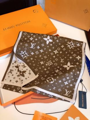 Picture of LV scarf