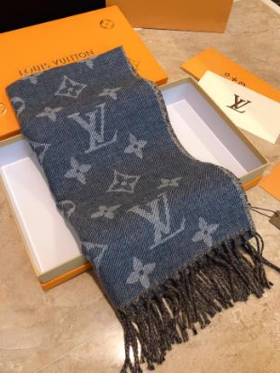Picture of LV scarf