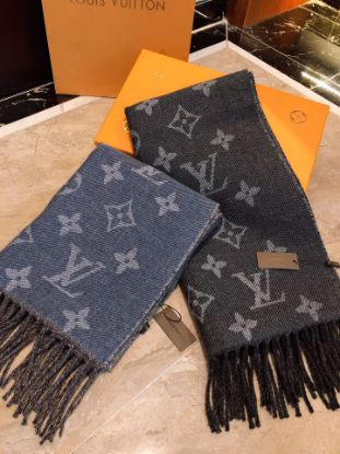 Picture of LV scarf