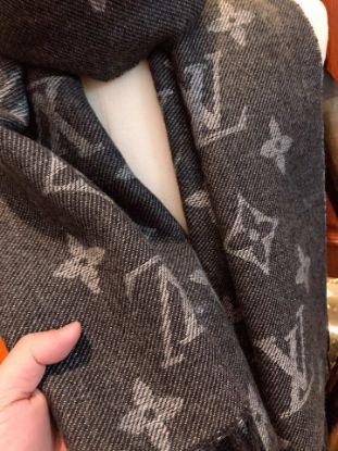 Picture of LV scarf
