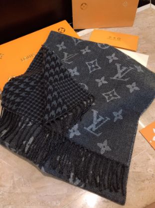 Picture of LV scarf