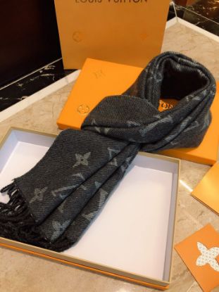 Picture of LV scarf