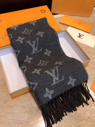 Picture of LV scarf