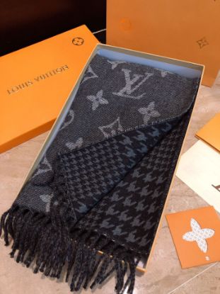 Picture of LV scarf