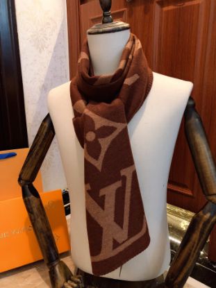 Picture of LV scarf