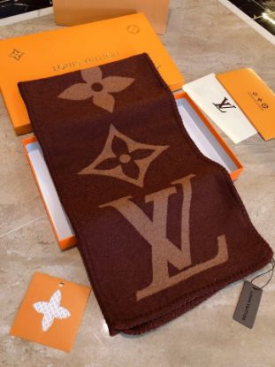 Picture of LV scarf