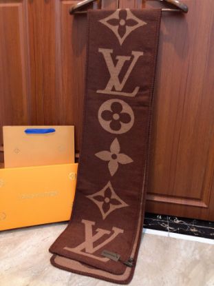 Picture of LV scarf