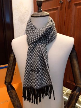 Picture of LV scarf