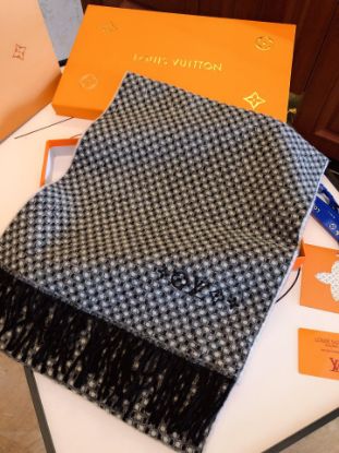 Picture of LV scarf