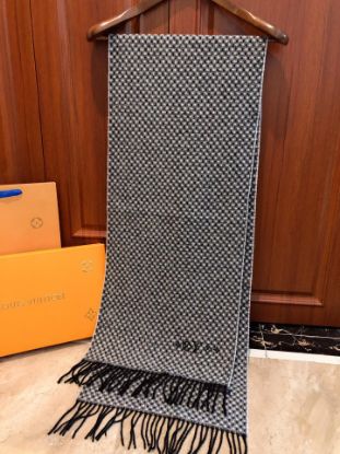 Picture of LV scarf