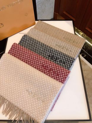 Picture of LV scarf