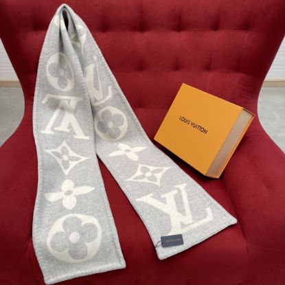 Picture of LV scarf