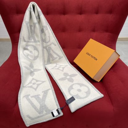 Picture of LV scarf