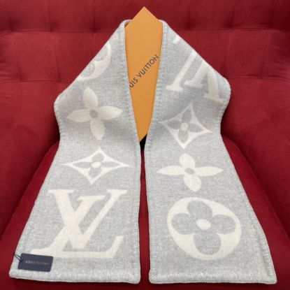 Picture of LV scarf