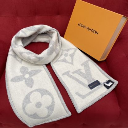Picture of LV scarf