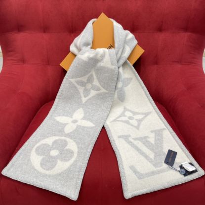 Picture of LV scarf