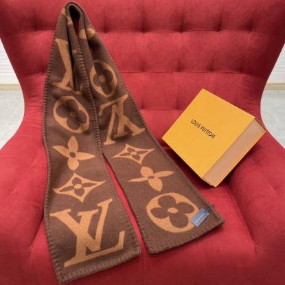 Picture of LV scarf