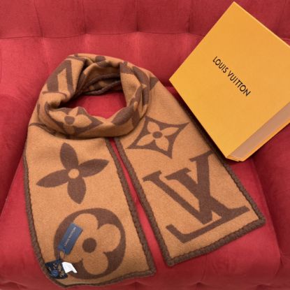 Picture of LV scarf