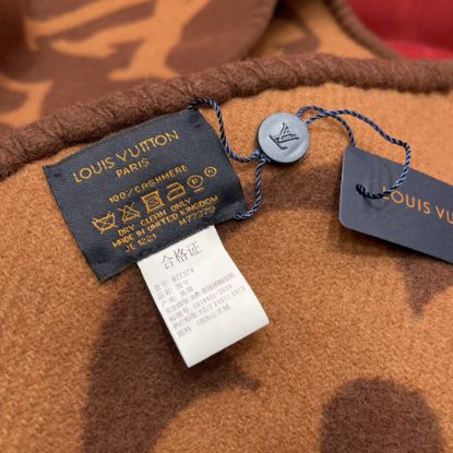 Picture of LV scarf