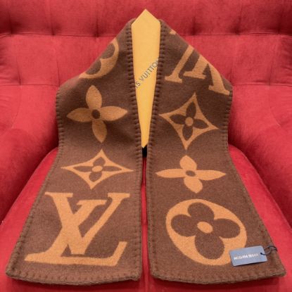 Picture of LV scarf