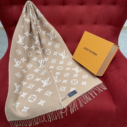 Picture of LV scarf