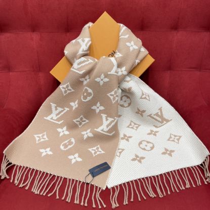 Picture of LV scarf