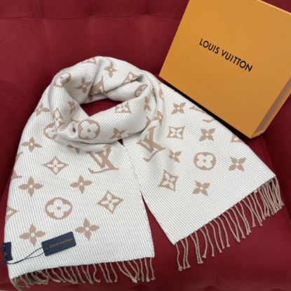 Picture of LV scarf