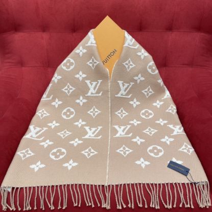 Picture of LV scarf
