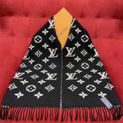 Picture of LV scarf