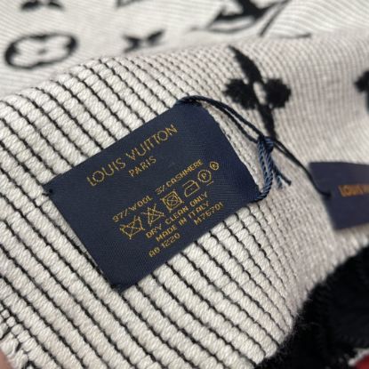 Picture of LV scarf