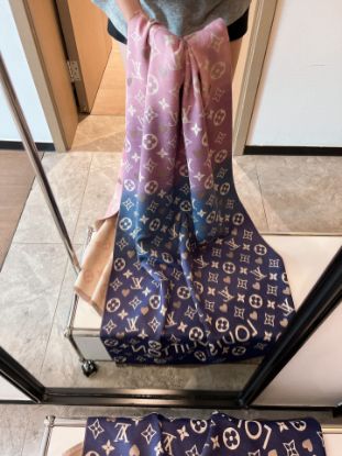 Picture of LV scarf