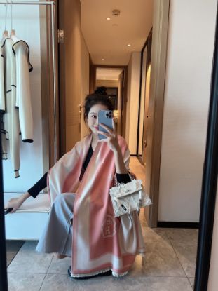 Picture of HERMES scarf